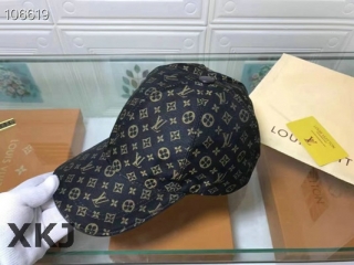 LV Snapback Hat AAA Quality (9)