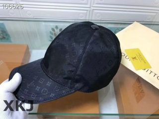 LV Snapback Hat AAA Quality (19)