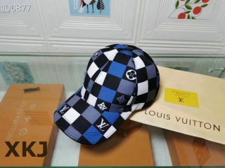 LV Snapback Hat AAA Quality (29)