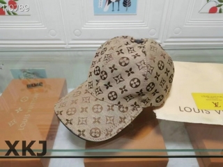 LV Snapback Hat AAA Quality (30)