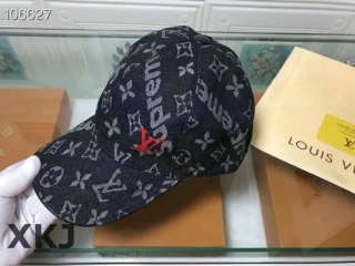 LV Snapback Hat AAA Quality (32)