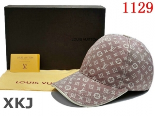 LV Snapback Hat AAA Quality (35)