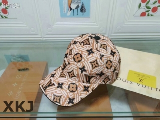 LV Snapback Hat AAA Quality (56)