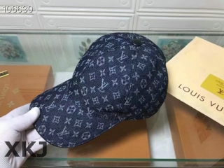 LV Snapback Hat AAA Quality (109)