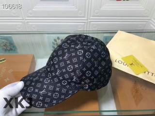 LV Snapback Hat AAA Quality (147)