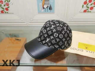 LV Snapback Hat AAA Quality (148)